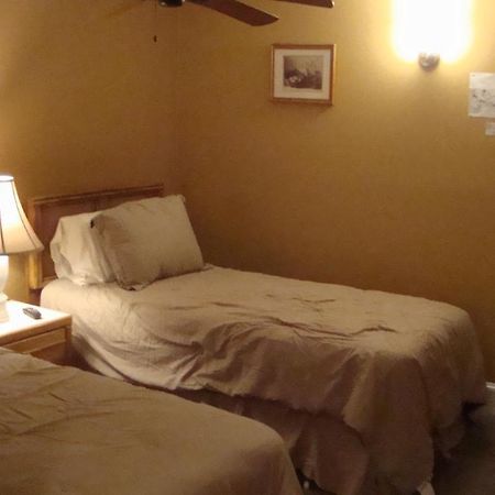 Snow Creek Inn West Dover Bagian luar foto