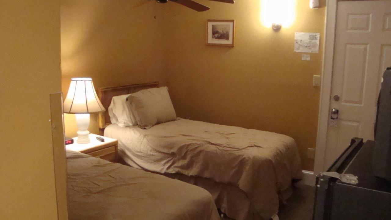 Snow Creek Inn West Dover Bagian luar foto