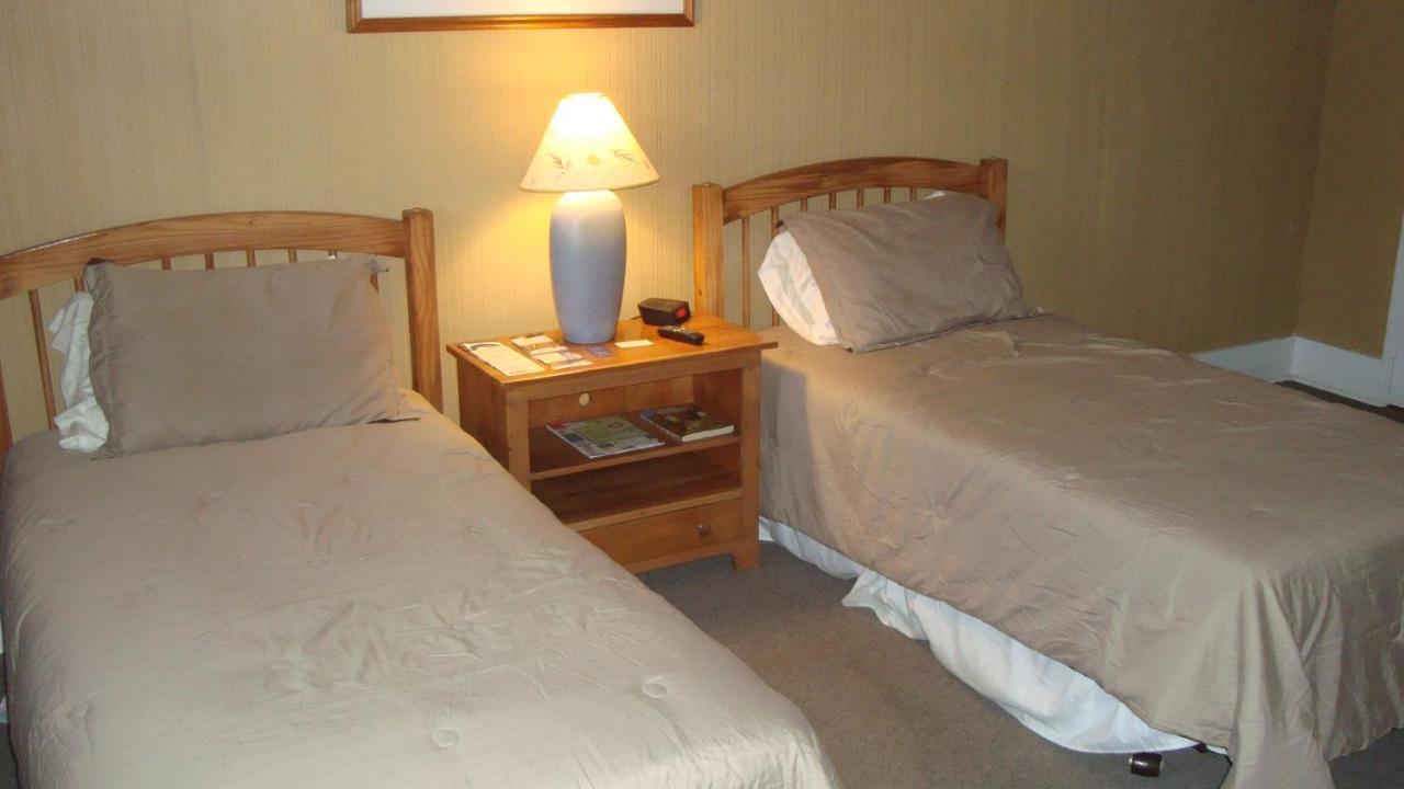 Snow Creek Inn West Dover Bagian luar foto