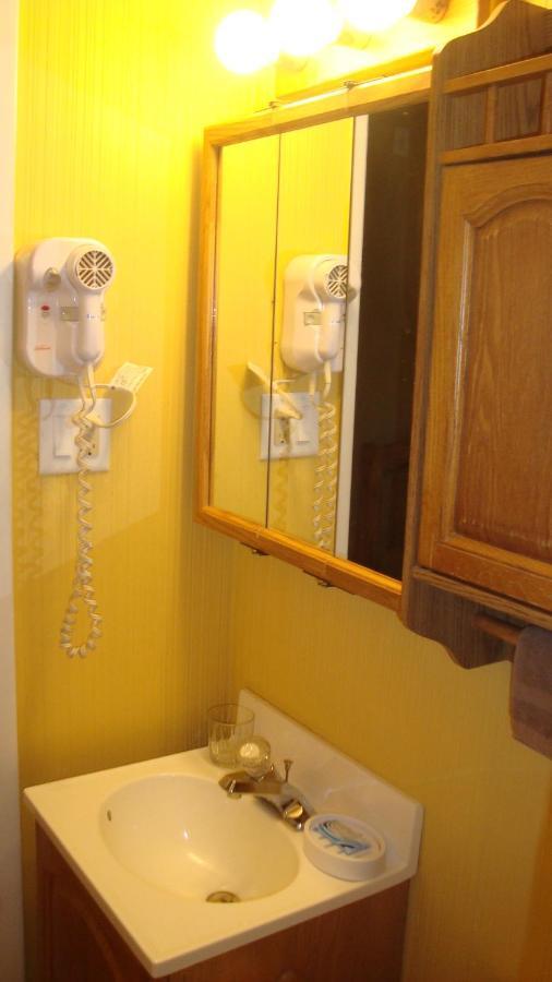Snow Creek Inn West Dover Bagian luar foto